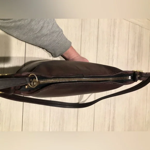 VINTAGE COACH MAHOGANY LEATHER SHOULDER SAC BUCKET BAG #9730 W/ 1-SIDED HANGTAG - Picture 13 of 15